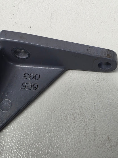 6E5-42761-00-1S Yamaha Z200 Stopper | Genuine Used Part