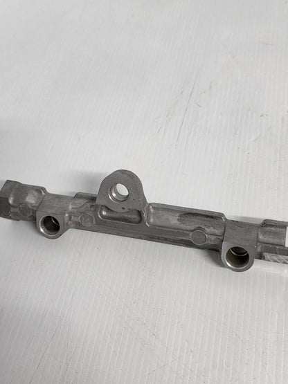 15751-96J00 15710-96J00 Suzuki Fuel Rail | Genuine Used Part