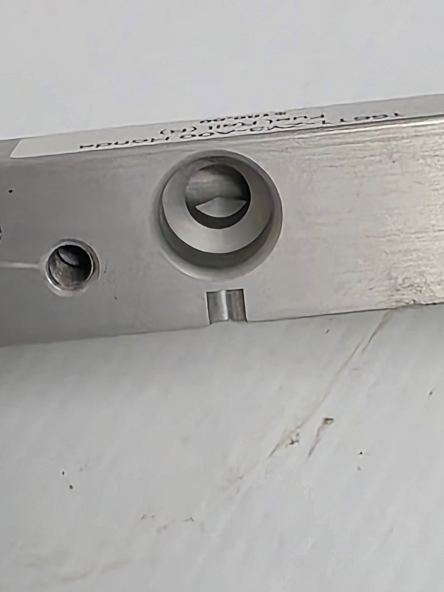 16611-ZY3-A00 Honda Fuel Rail (R) | Genuine Used Part