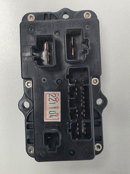 68F-82170-01-00 68F-82170-01-00 Yamaha Z200 Fuse Box Assy | Genuine Used Part - photo 2 of 3