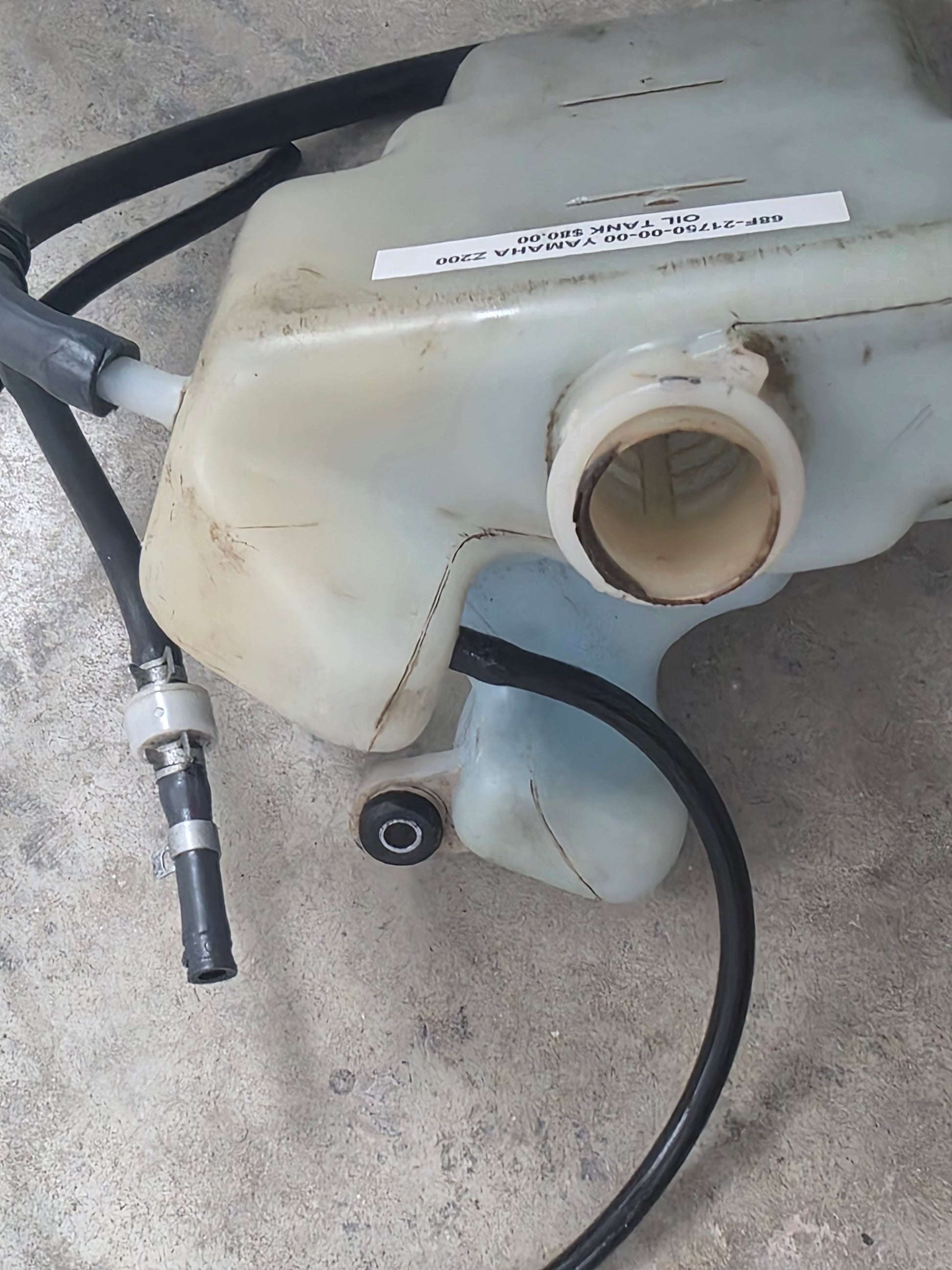 68F-21750-00-00 Yamaha Z200 Oil Tank | Genuine Used Part - photo 2 of 4