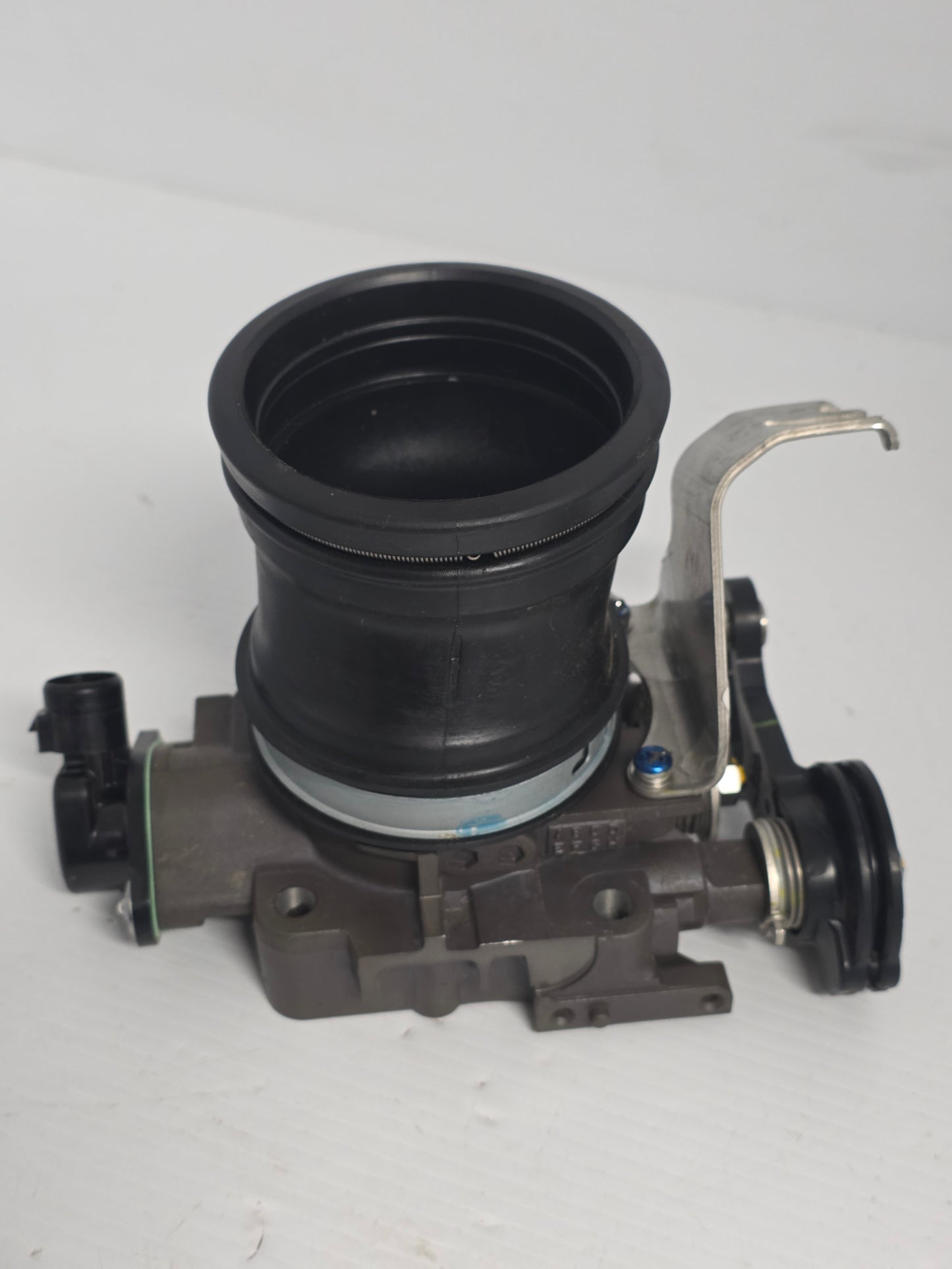 16400-ZVK-023 17374-ZX2-000 Honda Throttle Body Assy | Genuine Used Part