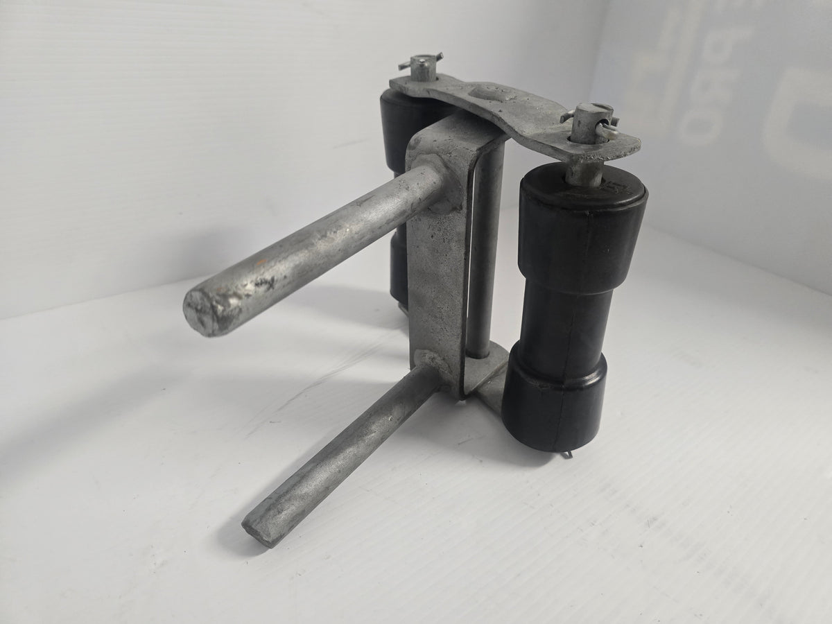 3142 Dunbier Rubber Roller and Bracket Double Rocker 6" | Marine Trailer Part - photo 3 of 3