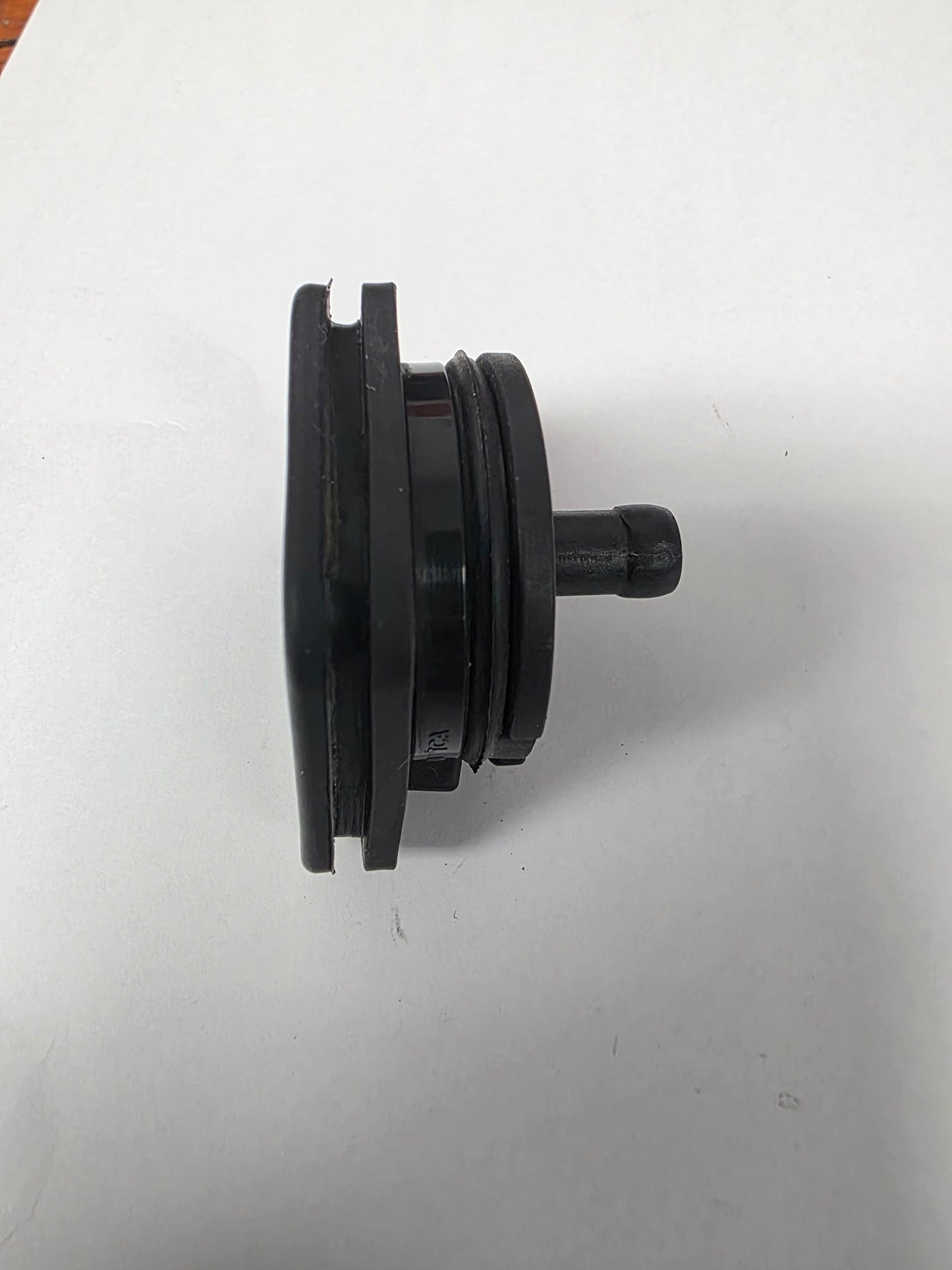 8M0039078 Mercury Grommet | Genuine Used Part