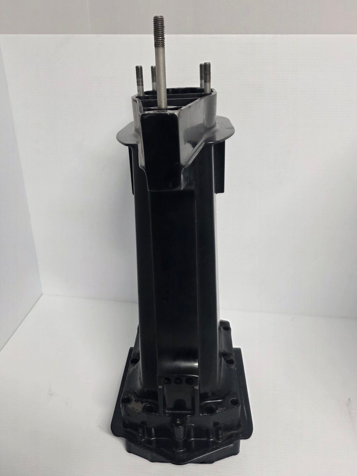 881913T01 881913T02 Mercury Drive Shaft Housing 42954A5 Exhaust Plate | Genuine Used Part