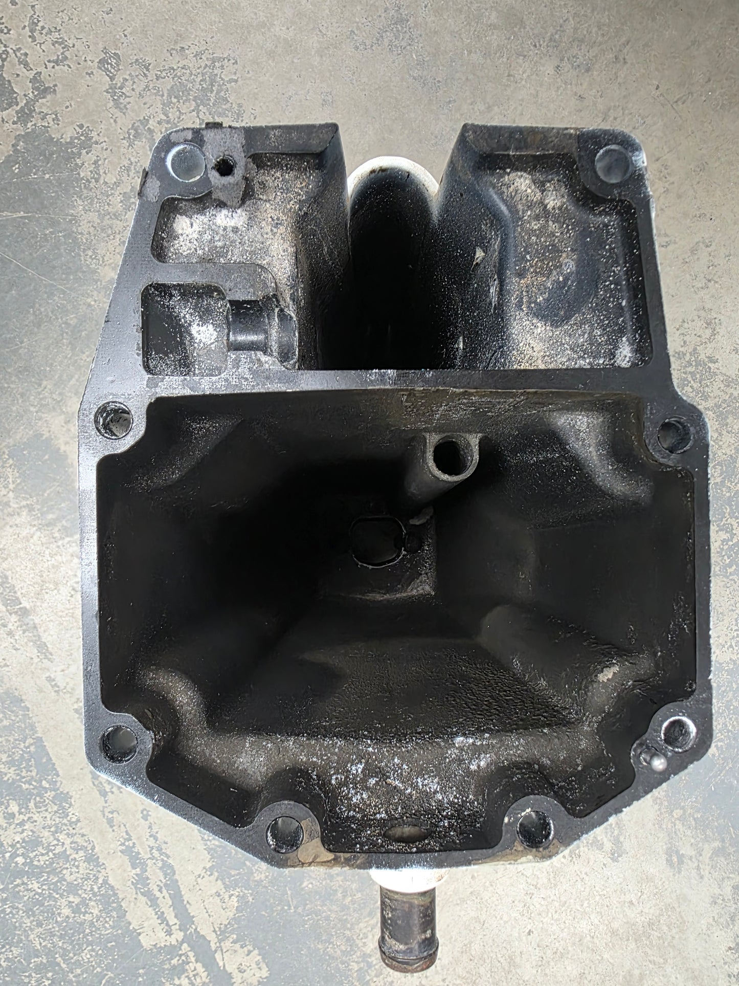 5008164 Evinrude E30 Exhaust Housing | Genuine Used Part