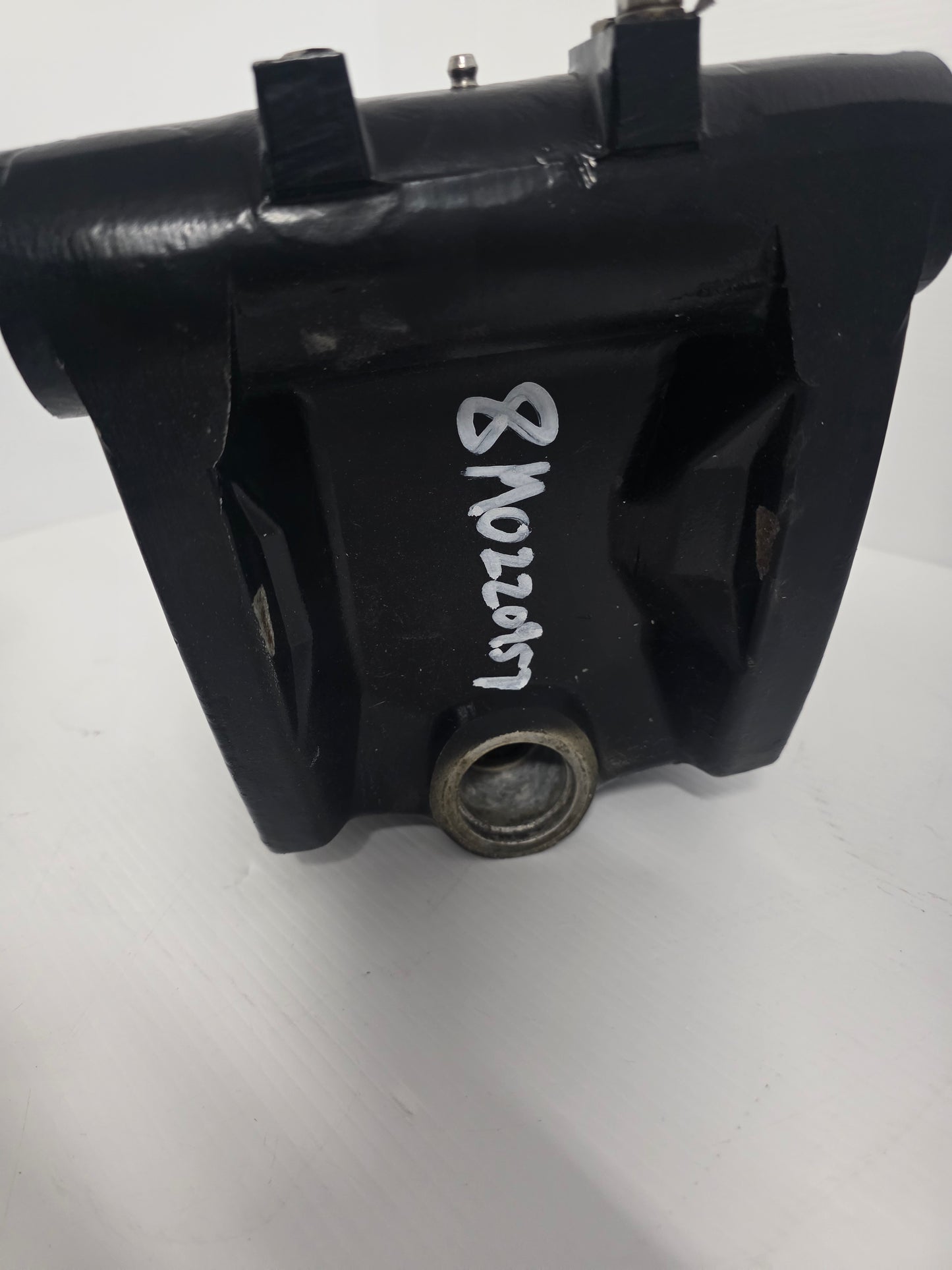 818904T1 8M0220957 Mercury Swivel Bracket | Genuine Used Part