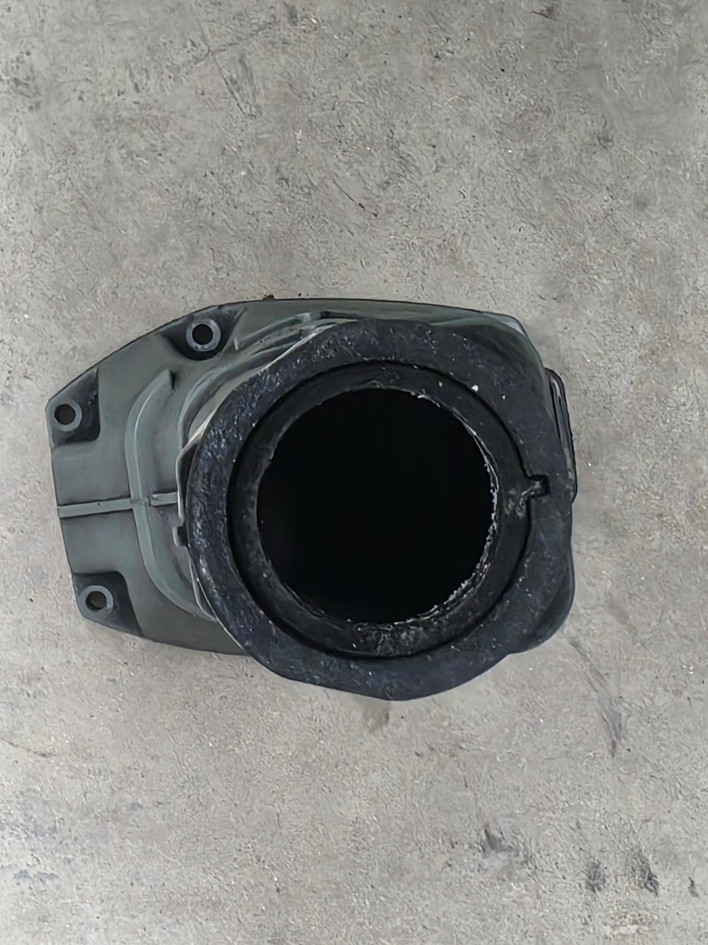 67C-14711-12-5B 67C-14711-005B Yamaha 40BET Muffler | Genuine Used Part