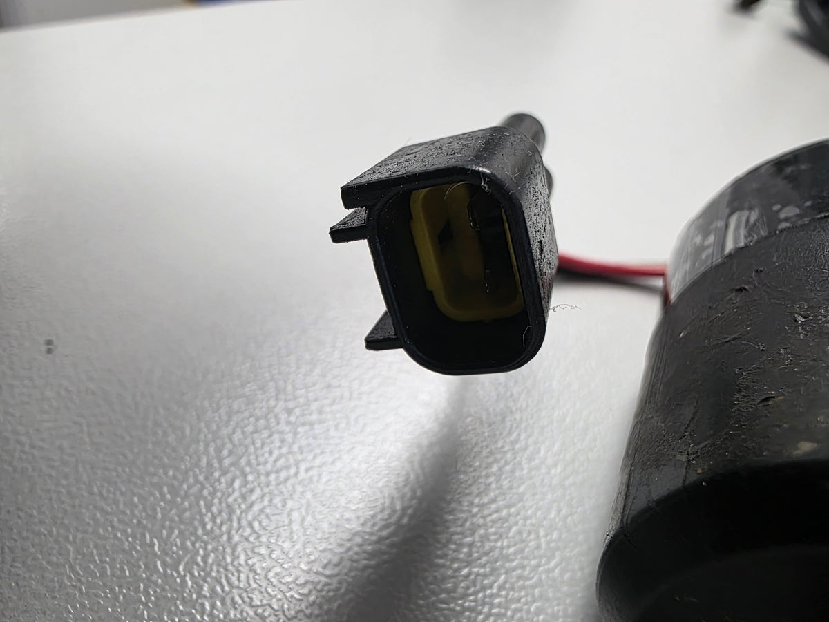 68F-82310-01-00 68F-82310-00-00 Yamaha Z200 Ignition Coil Assy | Genuine Used Part - photo 4 of 4