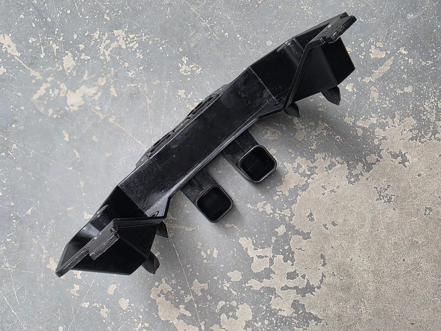 68F-42771-00-00 68F Yamaha Z200 Apron | Genuine Used Part