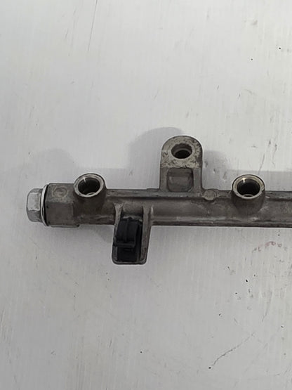 15751-99E00 Suzuki Fuel Rail | Genuine Used Part