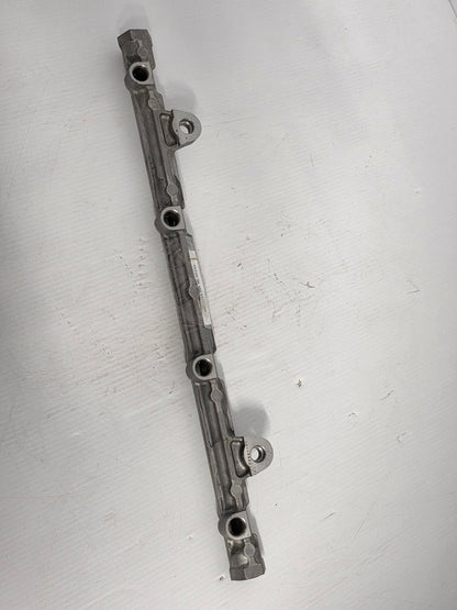 15751-96J00 15710-96J00 Suzuki Fuel Rail | Genuine Used Part