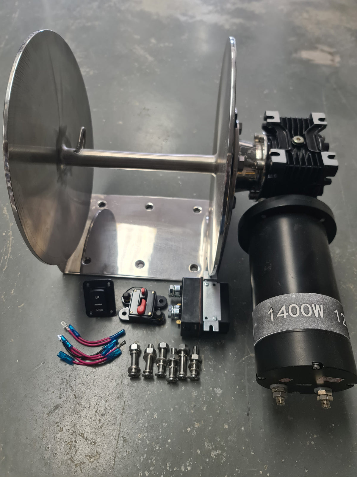 AW1400 Budget Anchor Winch - 1400W Motor - for 7m to 10m Boats | Anchor Winch