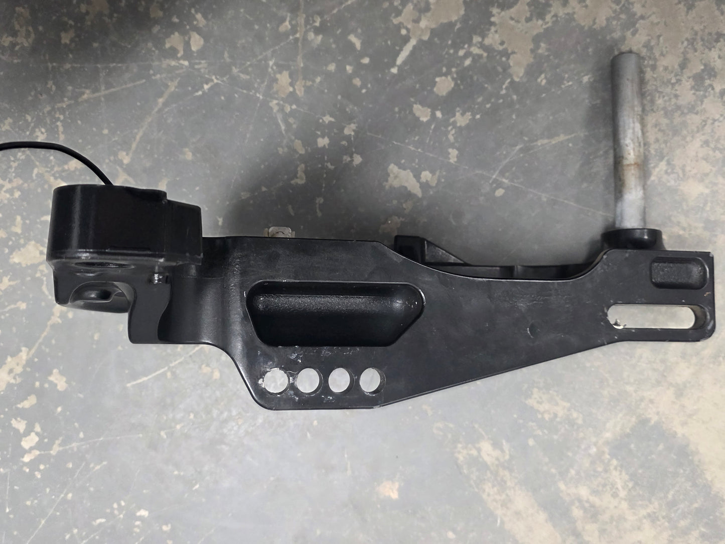 41121-88L01-0EP 41121-88L00-0EP Suzuki DF60A Clamp Bracket (STB) | Genuine Used Part