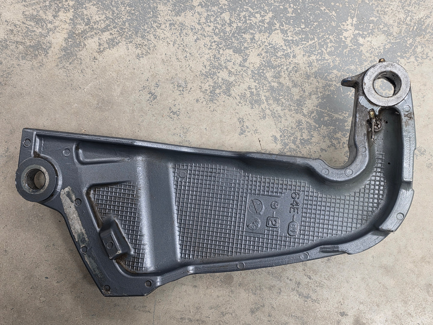 64E-43112-02-8D 64E-43112-01-8D Yamaha Z200 Clamp Bracket (Stb) | Genuine Used Part