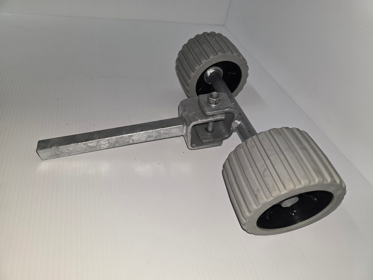 R2271K Mackay 3100 Dunbier ROLLA-MATIC Double 40mm Square Tube Leg | Marine Trailer Part
