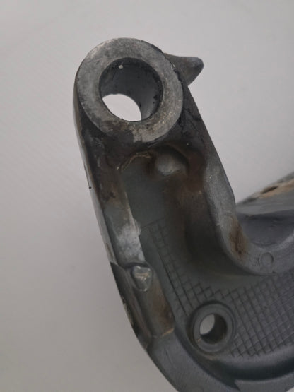 64E-43111-02-8D 64E-43111-01-8D Yamaha Z200 Clamp Bracket (Port) | Genuine Used Part