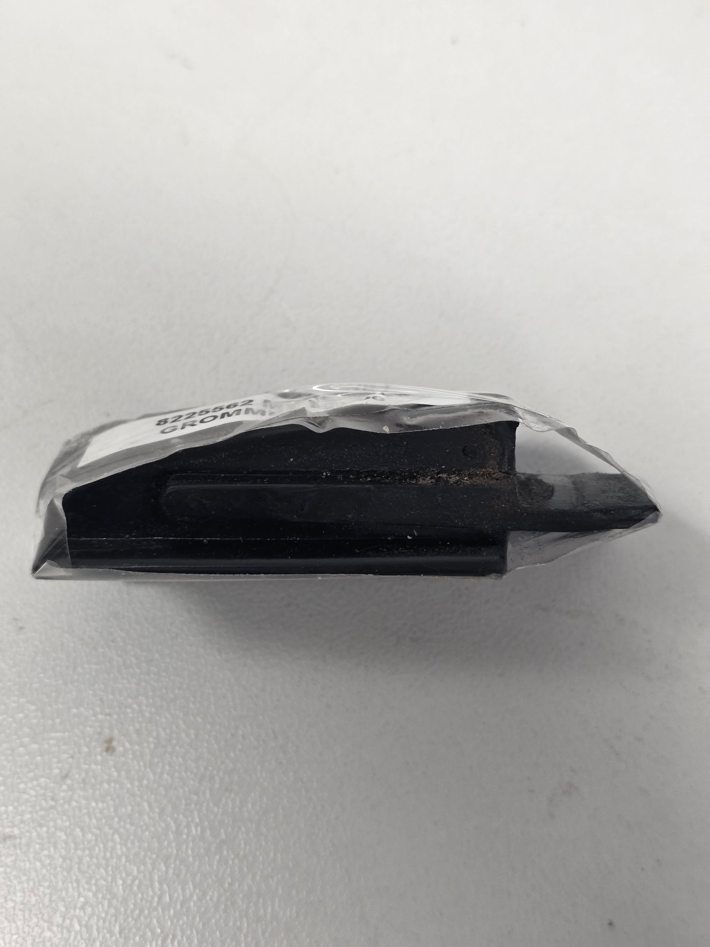 8225562 Mercury Grommet | Genuine Used Part