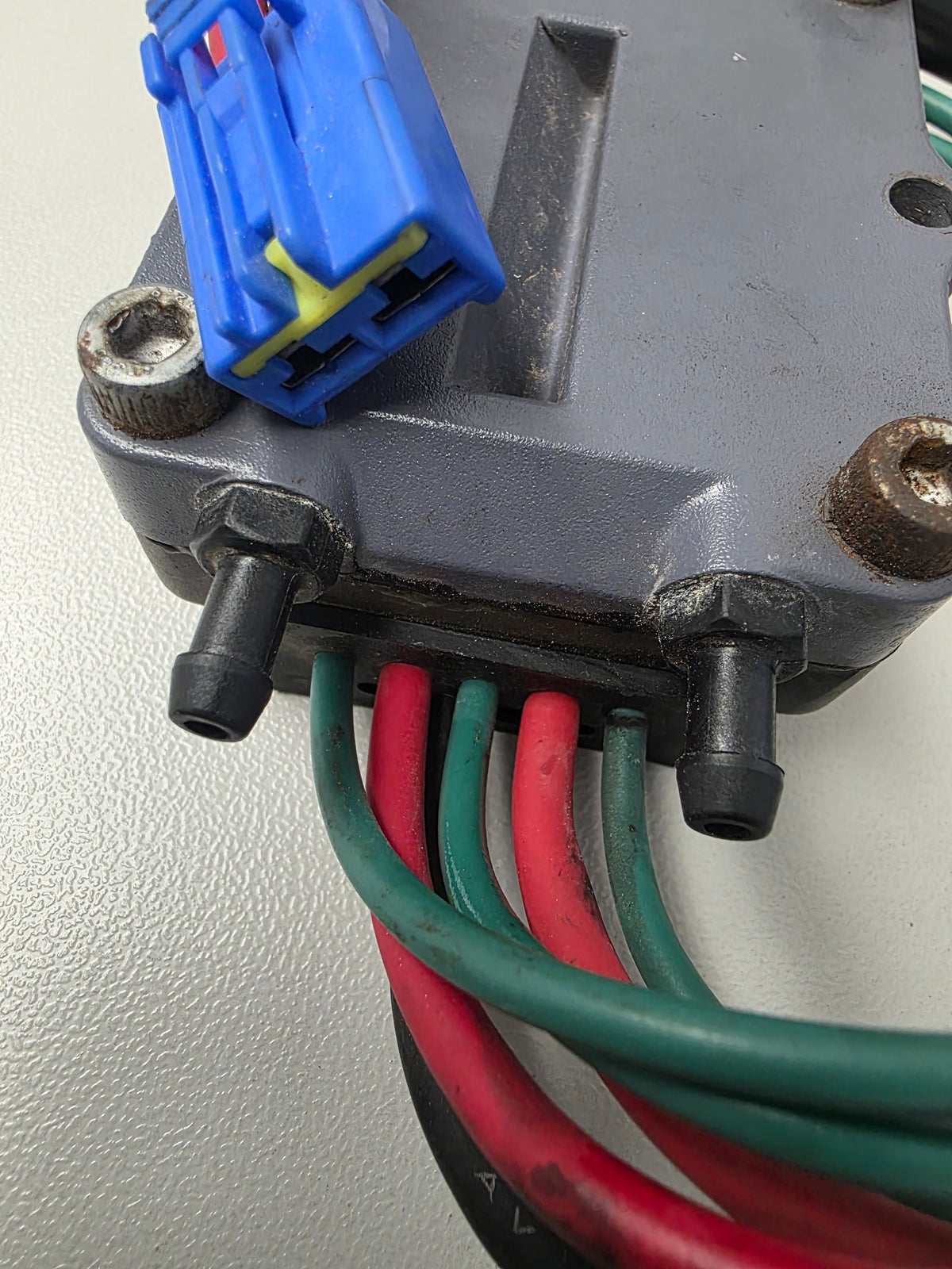 68F-81960-03-00 68F-81960-00-00 Yamaha Z200 Rectifier & Regulator | Genuine Used Part - photo 2 of 4