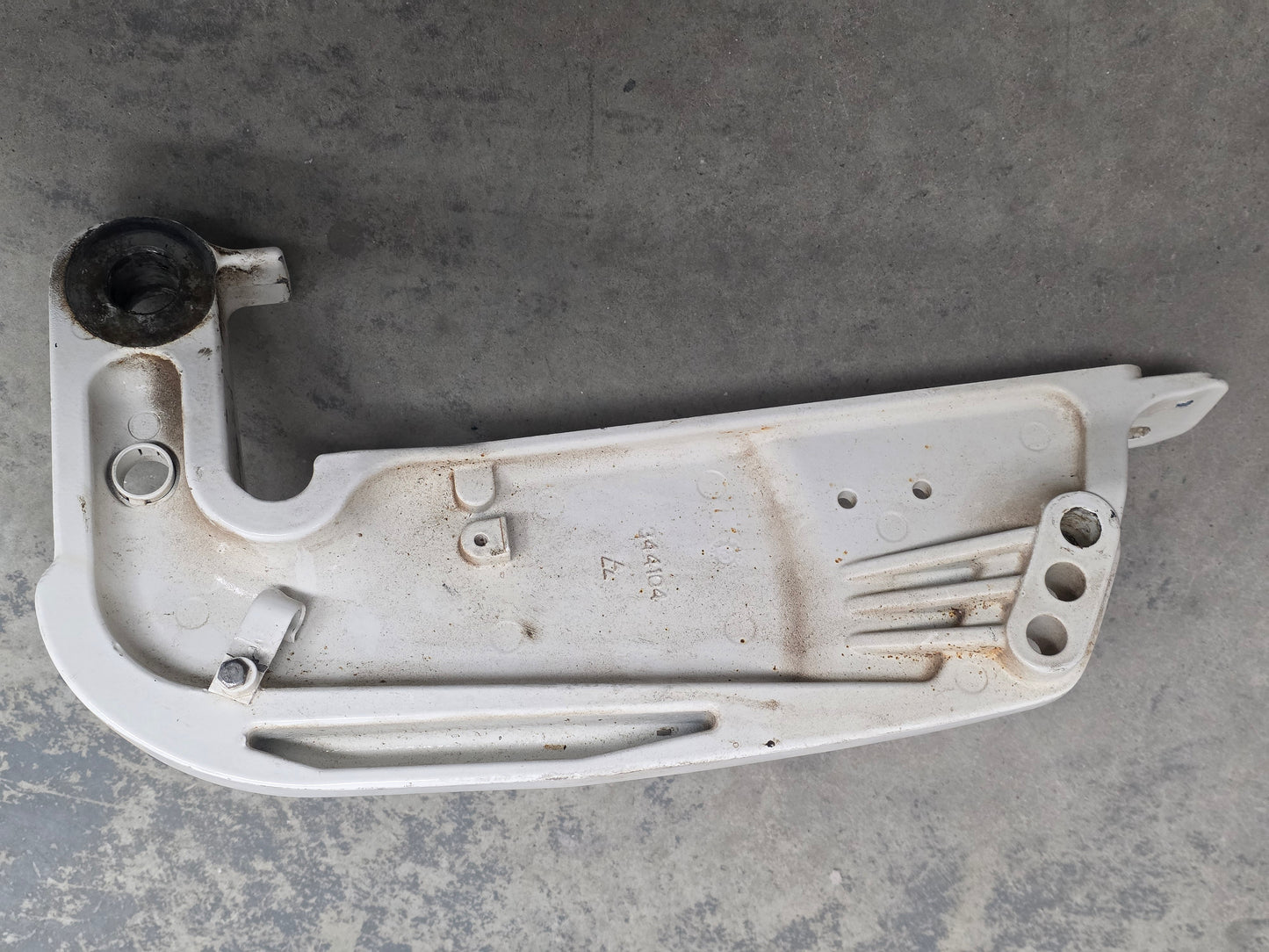 0344104 Evinrude E30 Stern Bracket (Port) | Genuine Used Part