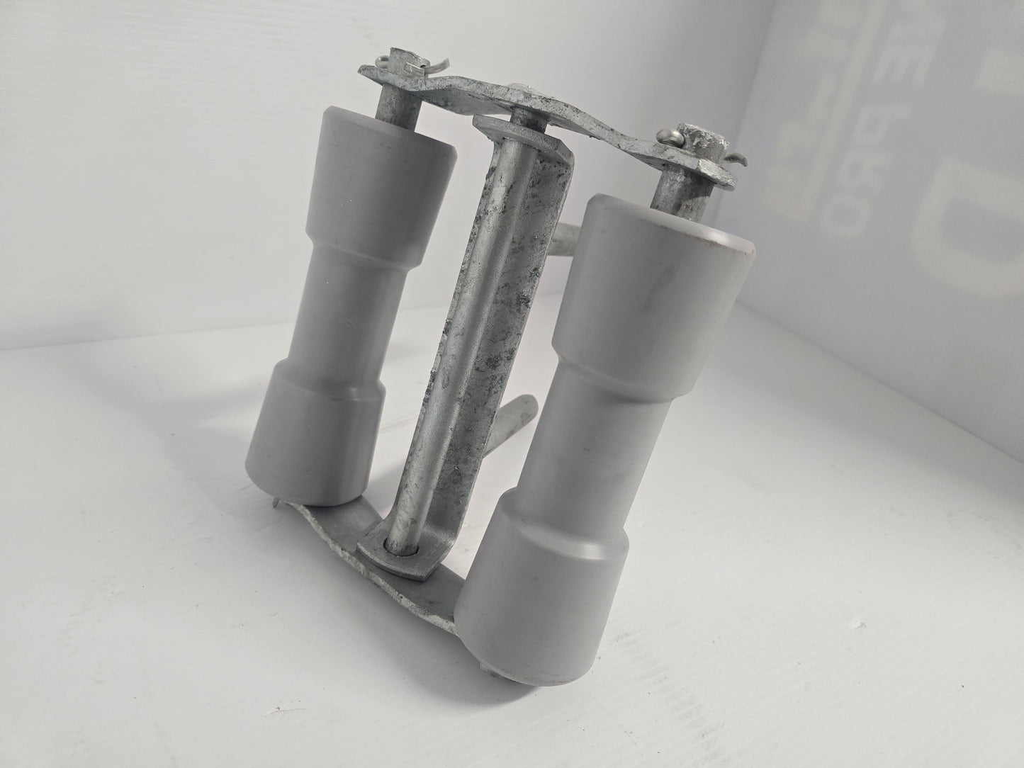 3157H Dunbier Hard Poly Roller & Bracket Double  8"