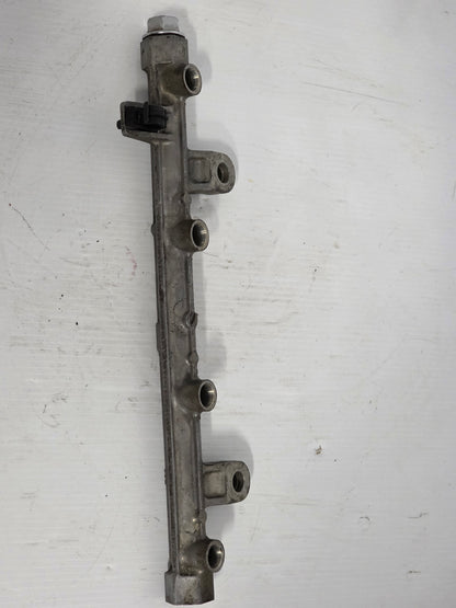 15751-99E00 Suzuki Fuel Rail | Genuine Used Part