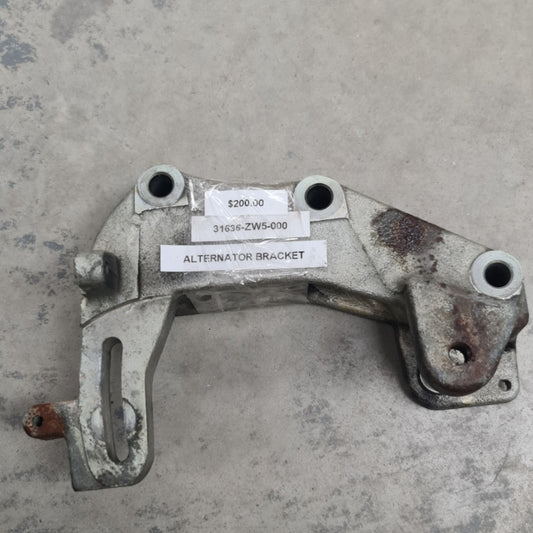 31636-ZW5-000 Alternator Bracket | Genuine Used Part