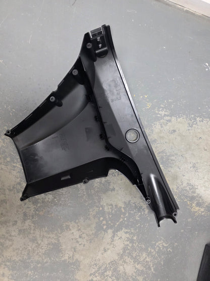 61821-88L20-0EP 61821-88L00-0EP Suzuki Cover - Port | Genuine Used Part