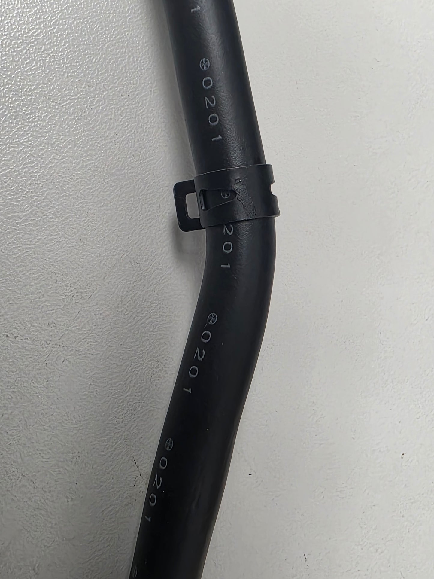 11174-88L01 11174-88L00 Suzuki DF60A Breather Hose | Genuine Used Part