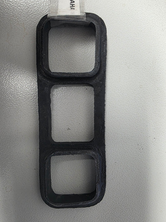 6E5-42769-01-00 6E5-42769-00-00 Yamaha 115CETO Rubber Seal | Genuine Used Part