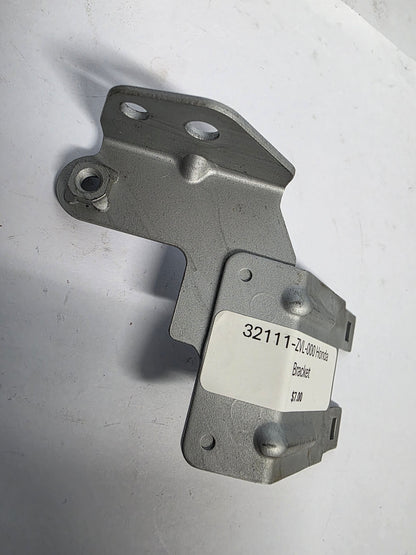 32111-ZVL-000 Honda Bracket | Genuine Used Part