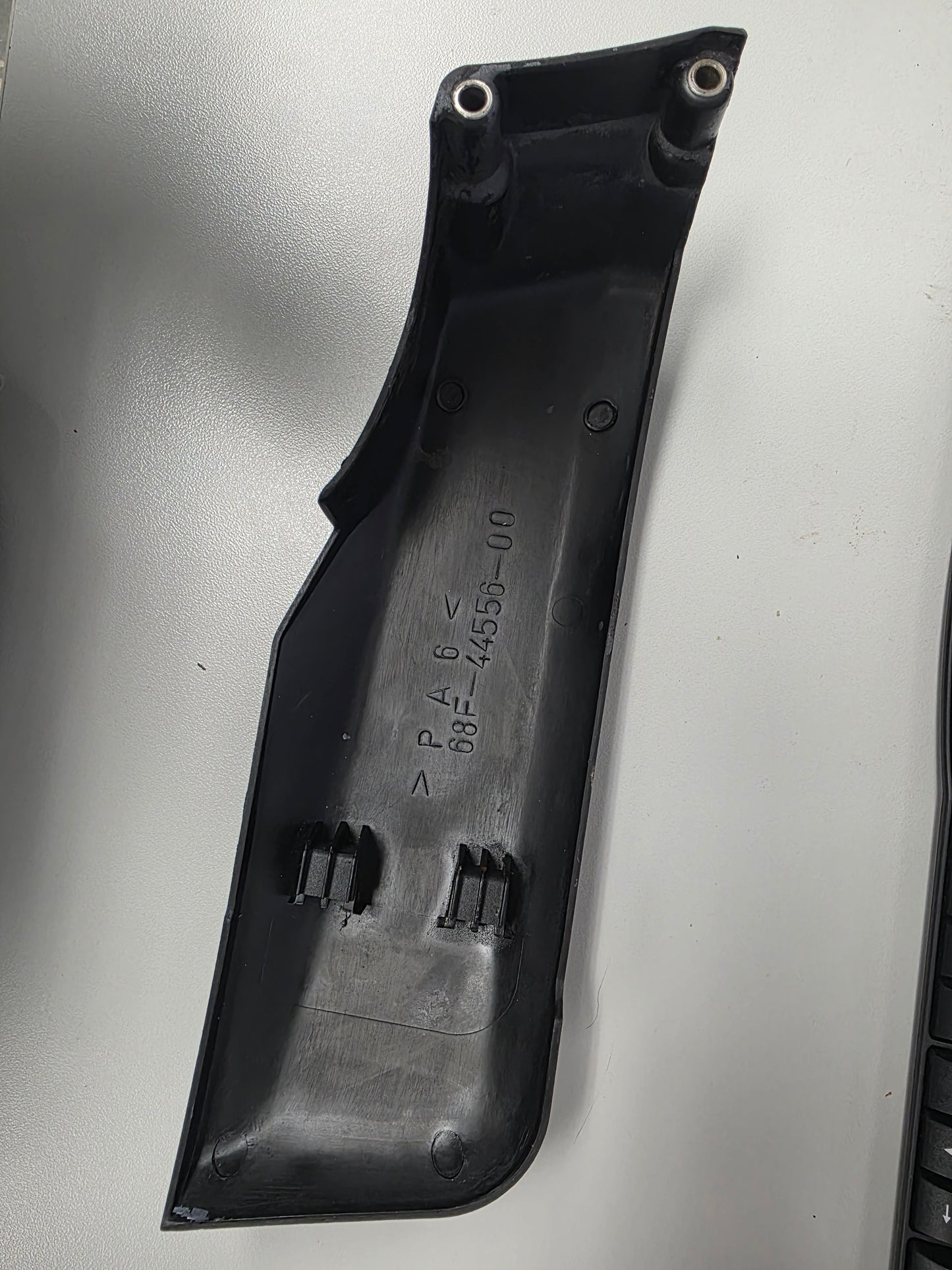 68F-44556-00-8D 68F-44556-00-4D Yamaha Z200 Lower Mount Cover 2 | Genuine Used Part