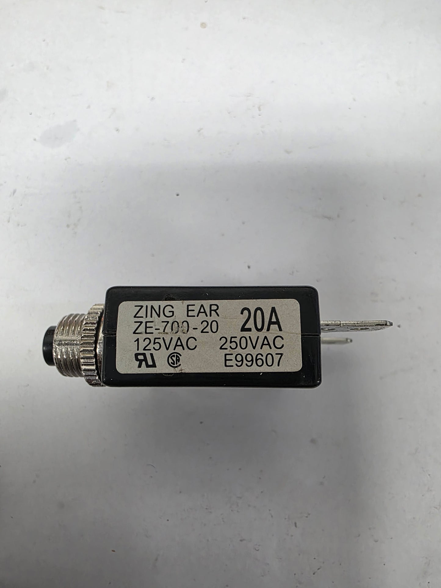 ZE700-20 Circuit Breaker Switch 20A | Marine Electrical Part