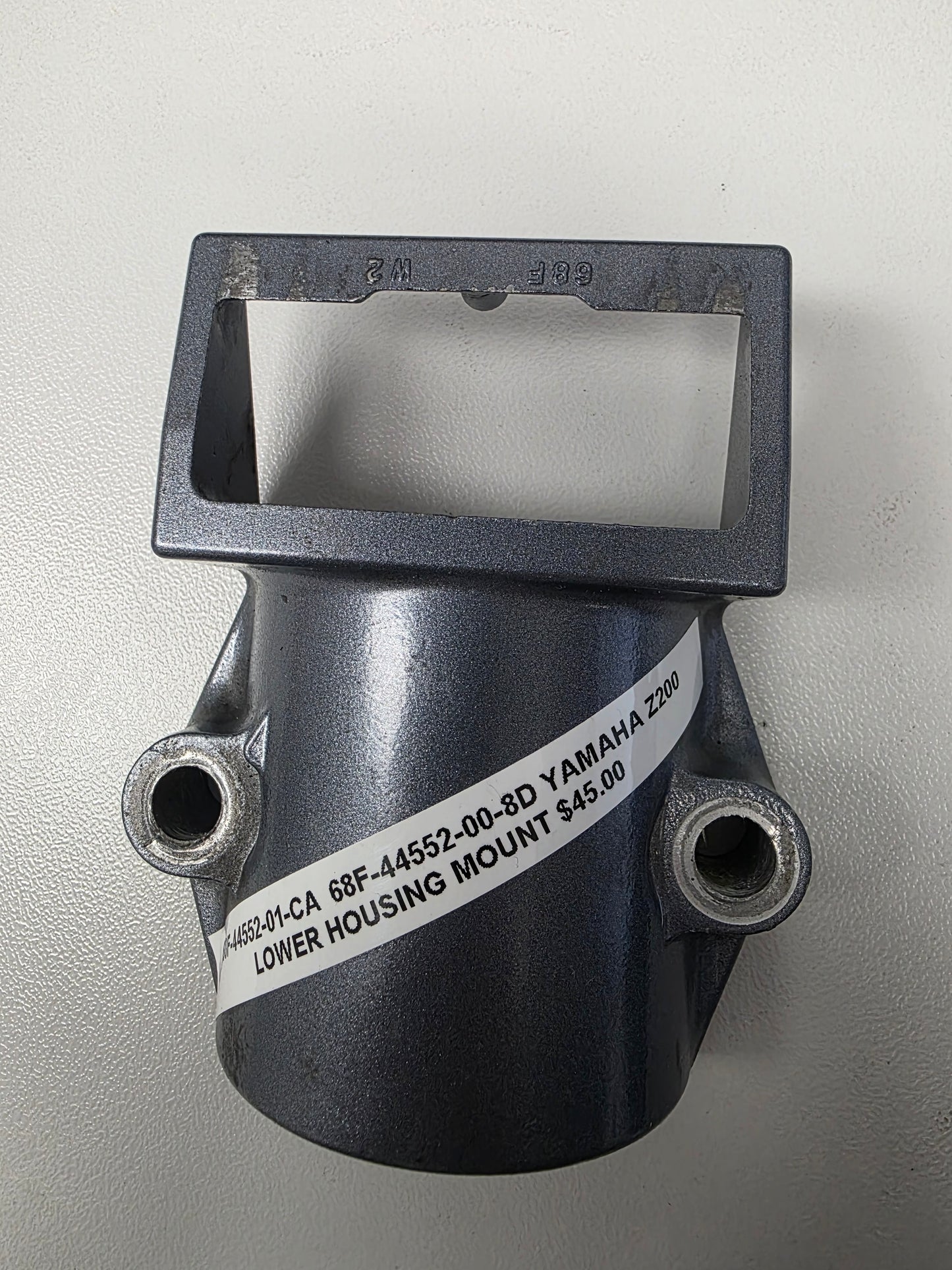 68F-44552-01-CA 68F-44552-00-8D Yamaha Z200 Lower Housing Mount | Genuine Used Part
