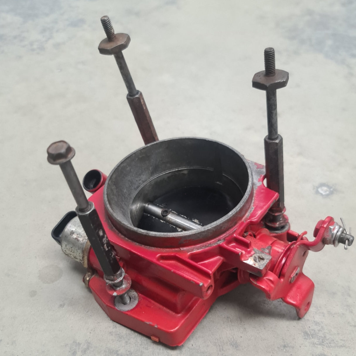 3858963 Volvo Throttle Body | Genuine Used Part