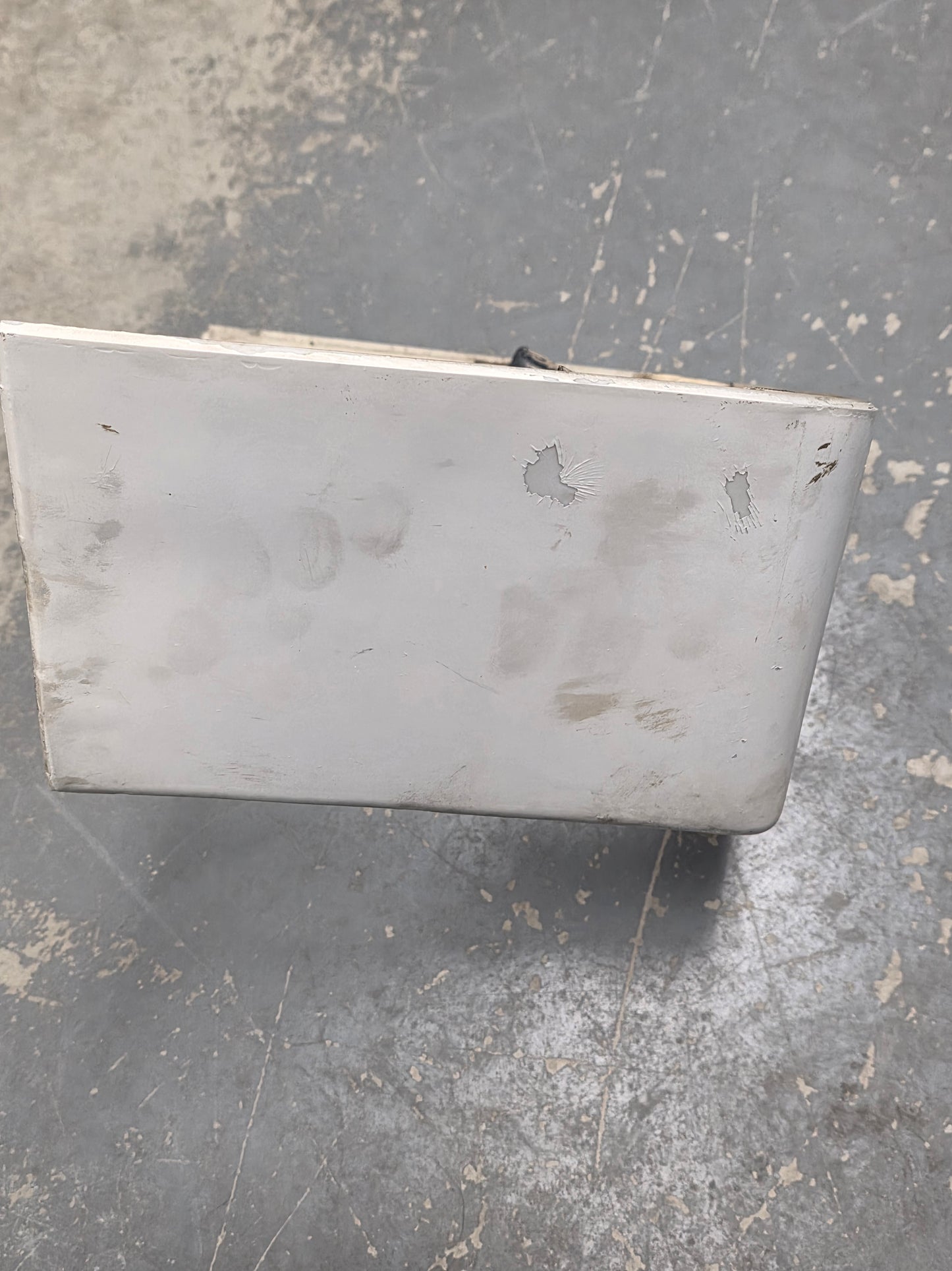 0390131 Johnson 90HP Mid Section Cowling | Genuine Used Part