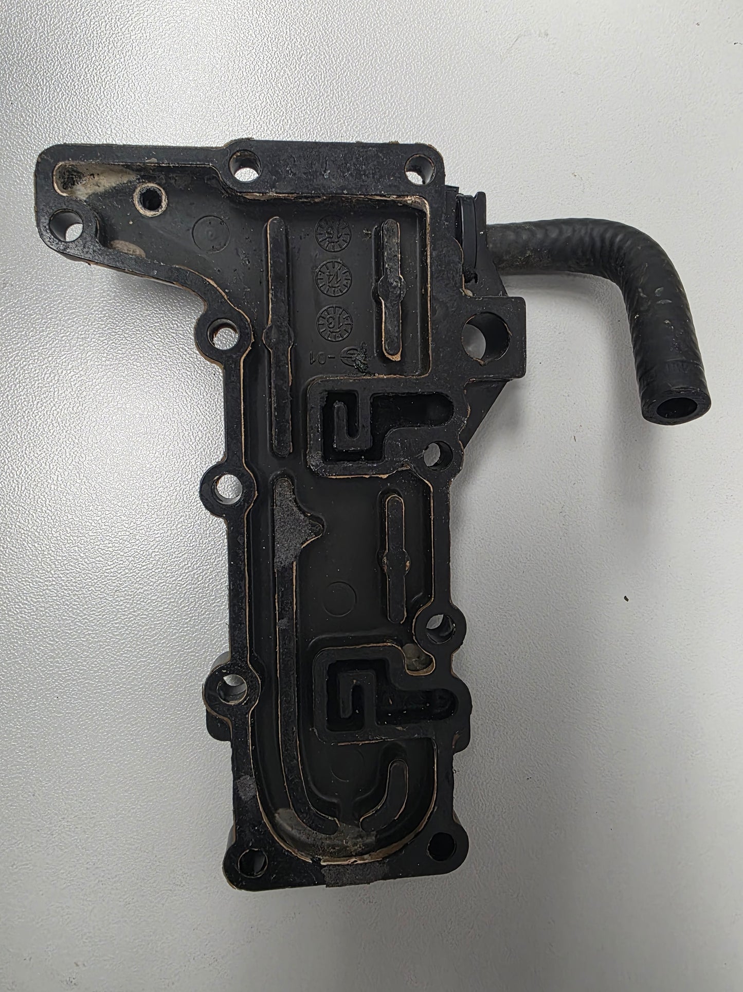 0355131 Evinrude E30 Outer Exhaust Cover | Genuine Used Part