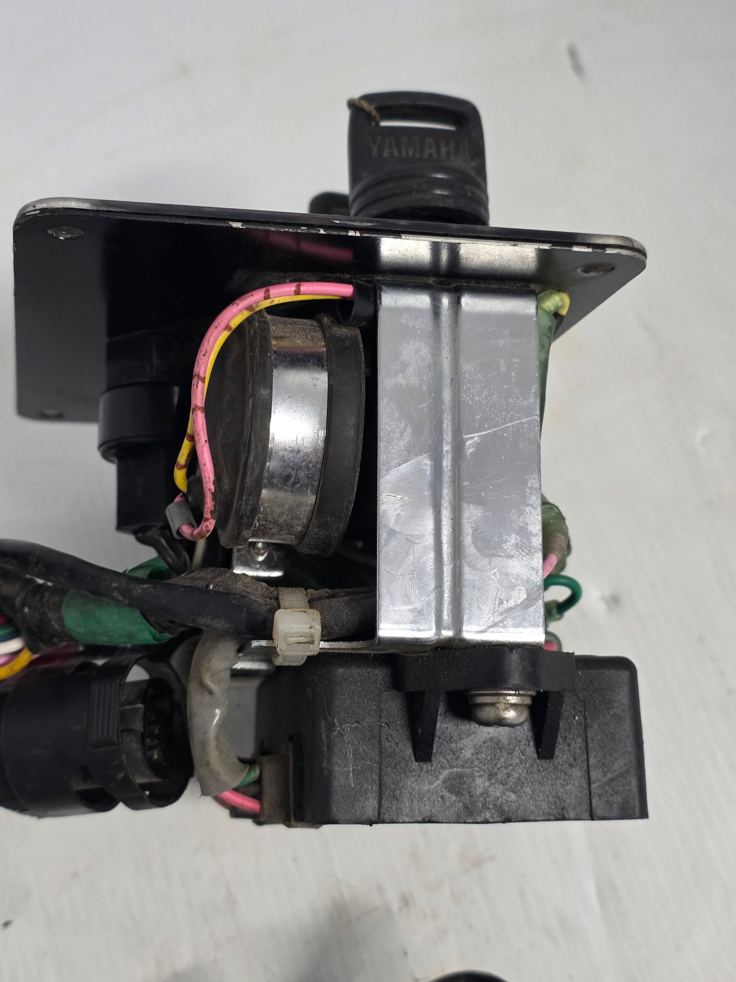 6K1-82570-08 Yamaha Dual Key Switch With Key | Genuine Used Part