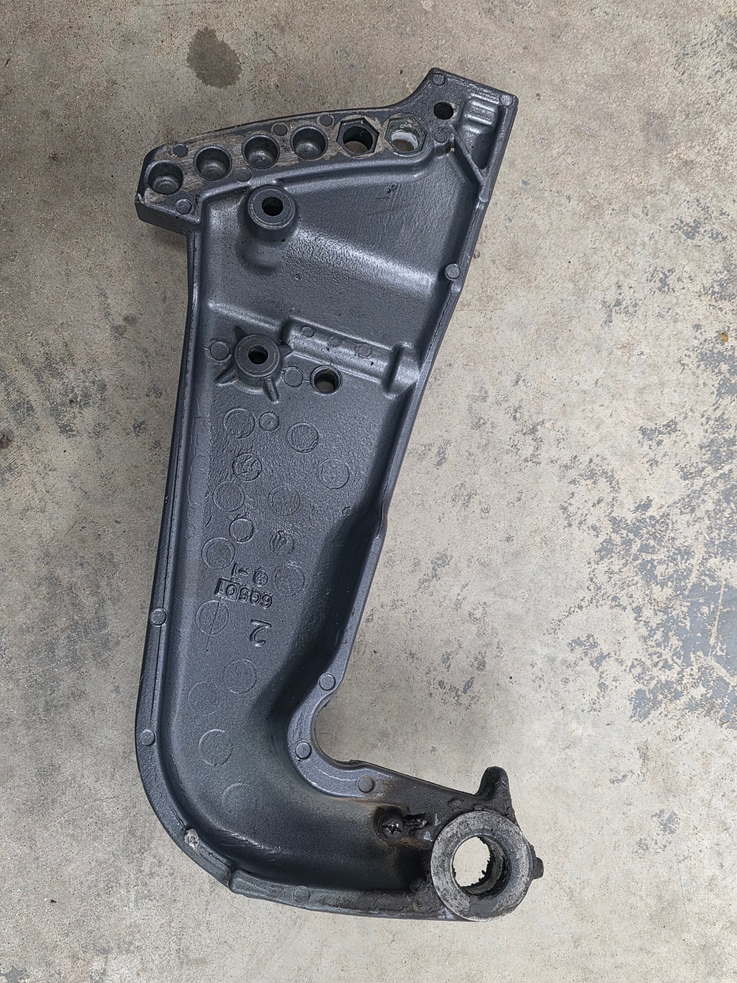 6G5-43112-02-EK Yamaha Engine Clamp Bracket (STB) | Genuine Used Part