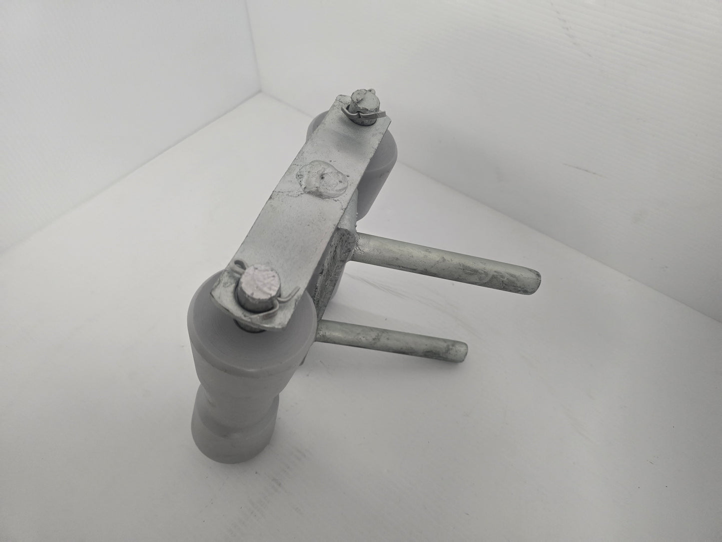 3157H Dunbier Hard Poly Roller & Bracket Double  8"