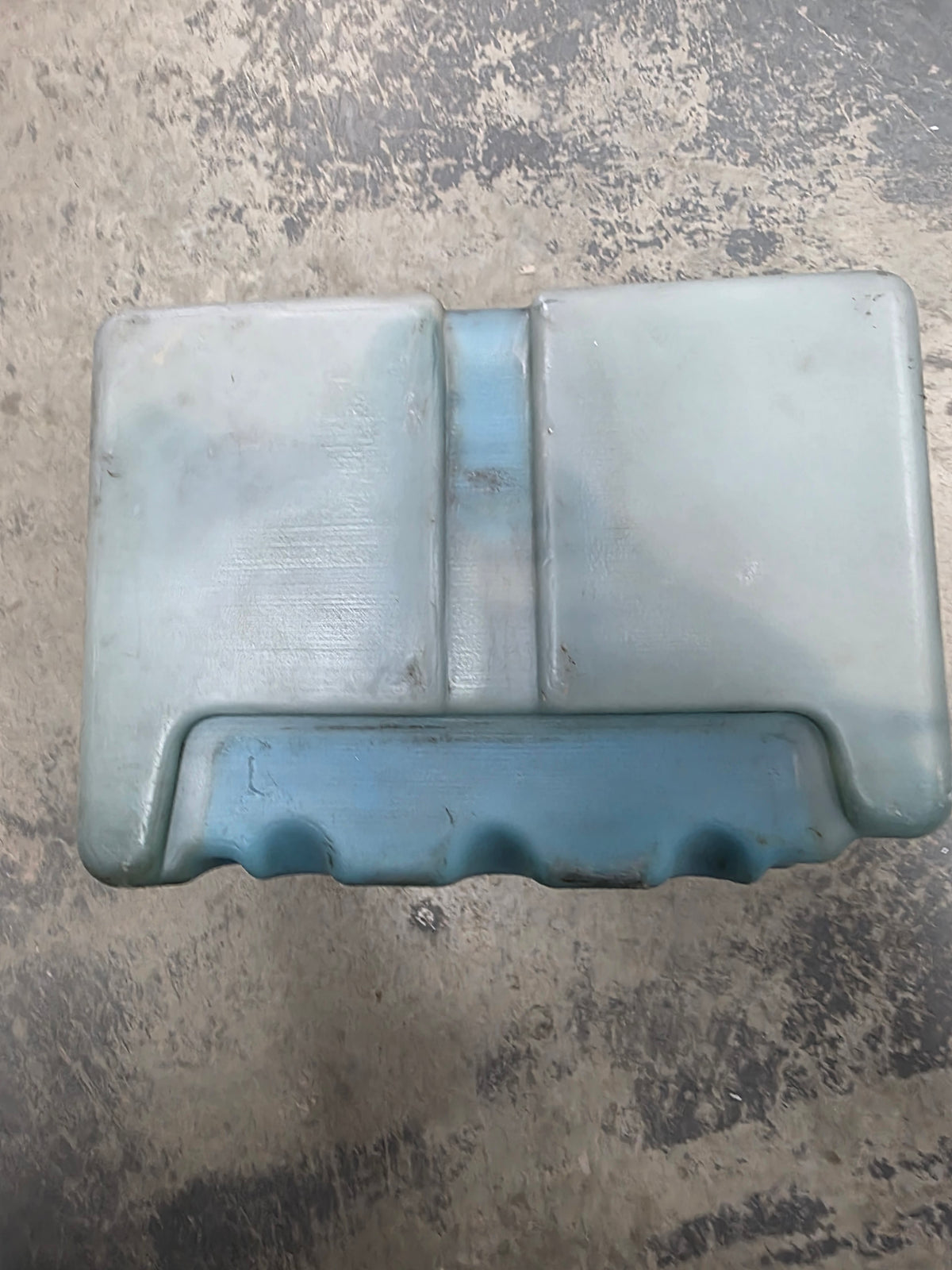 6E5-21708-05-00 Yamaha Oil Tank Assy 115HP | Genuine Used Part - photo 4 of 4