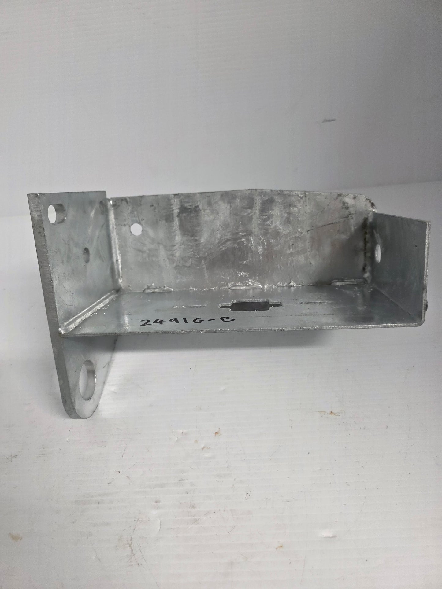 2491G-B Lamp and Tie Down Bracket Galvanised, Bolt-on (Suits Left Hand)