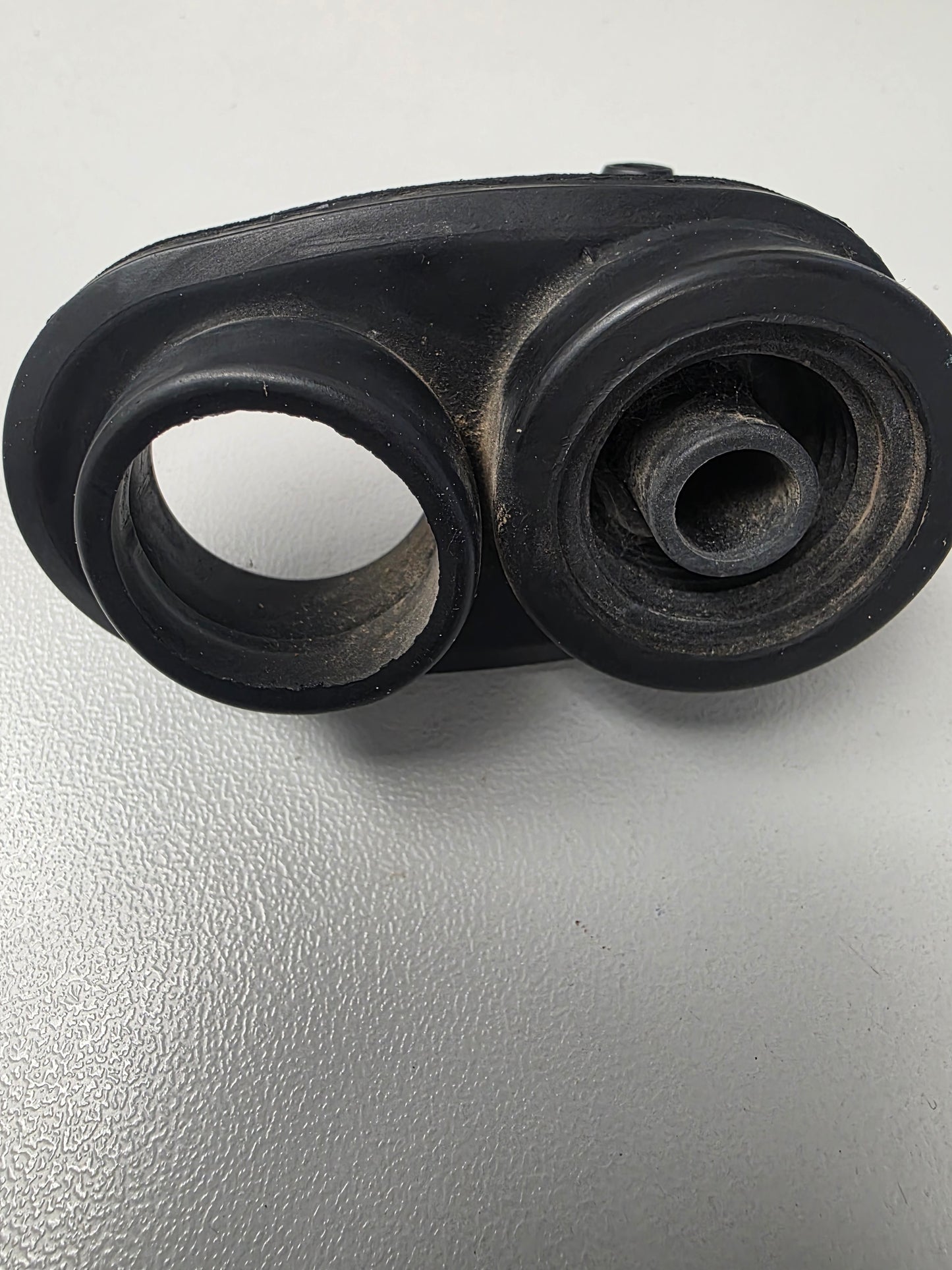 0354162 Evinrude E30 Muffler to Lower Motor Grommet | Genuine Used Part
