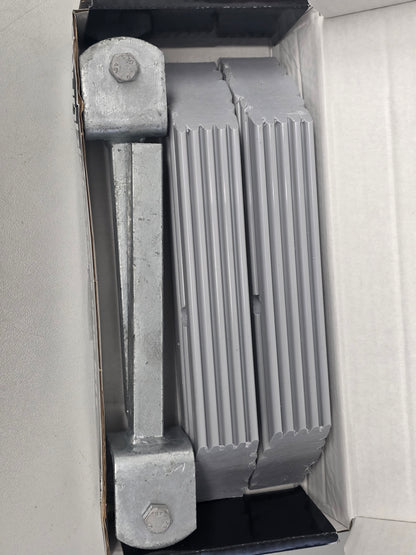 3093 Dunbier Centre-Line Kit Inc  20mm Sq Leg Per Pair