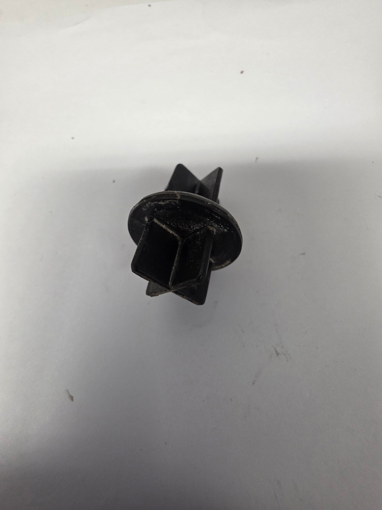 804080-804080001 Mercury Standard Exhaust Valve | Genuine Used Part