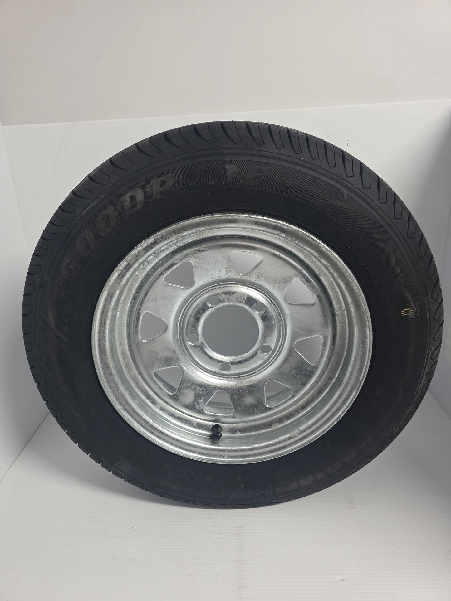1469 Dunbier 13" x 165/70R Radial Tyre & Galvanized Spoke Wheel