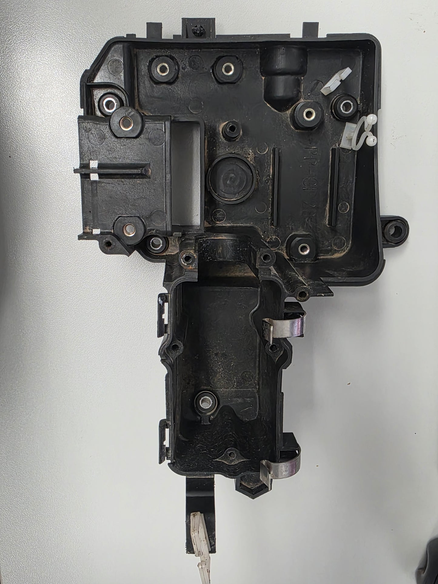 68f-81948-02-00 68f-81948-00-00 Yamaha Z200 Bracket | Genuine Used Part