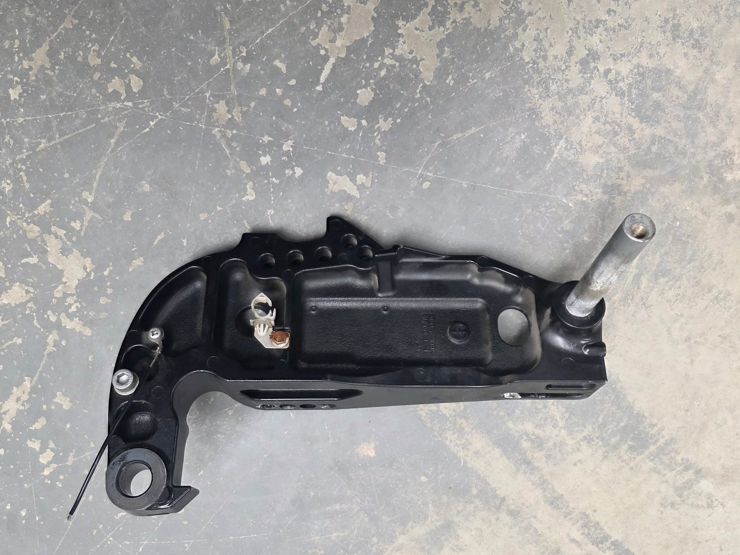 41121-88L01-0EP 41121-88L00-0EP Suzuki DF60A Clamp Bracket (STB) | Genuine Used Part