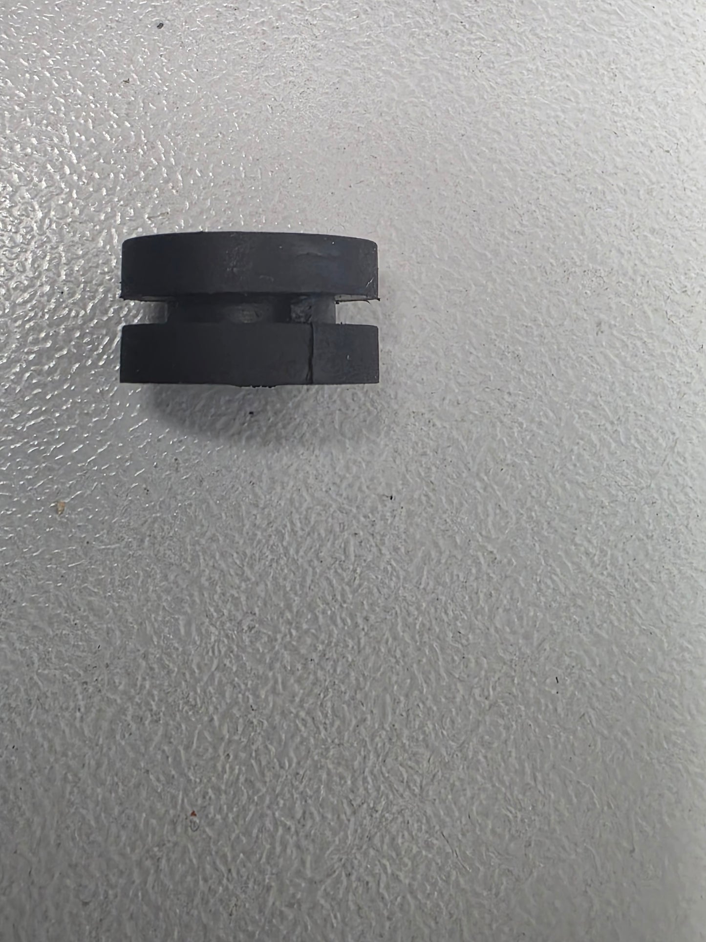 09320-08501 Suzuki Marine Cushion | Genuine OEM Outboard Part