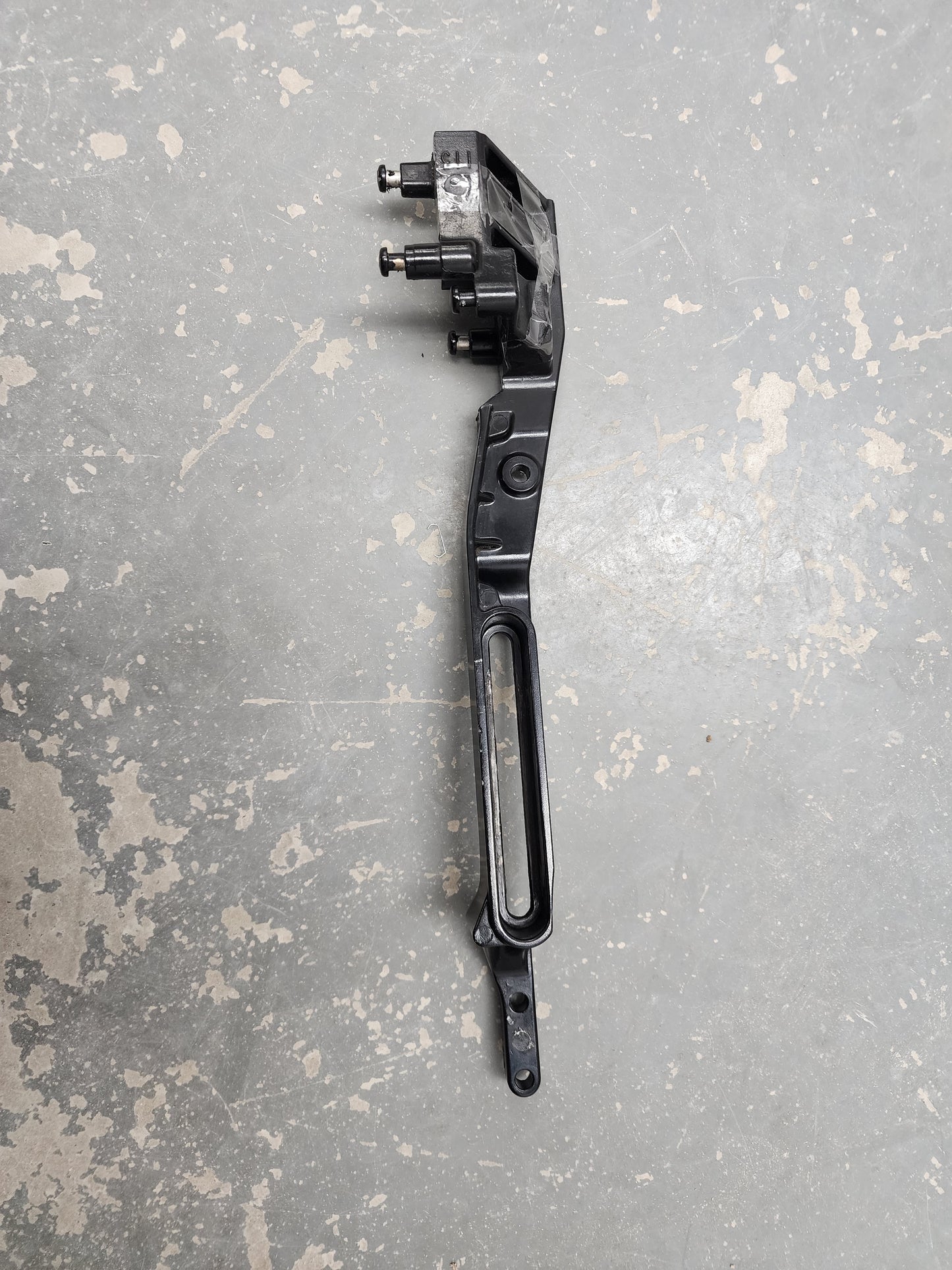 888834T01 Mercury Bracket | Genuine Used Part